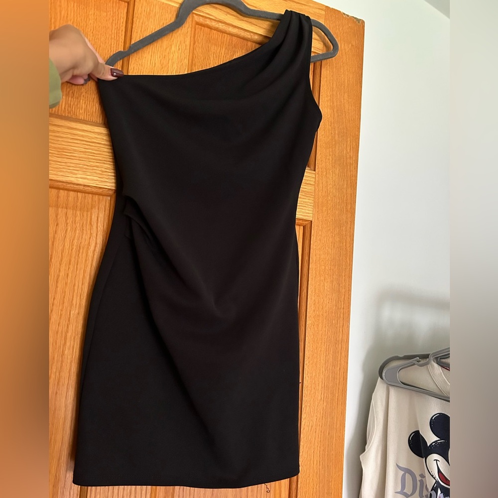 Jump Black One-Shoulder Dress